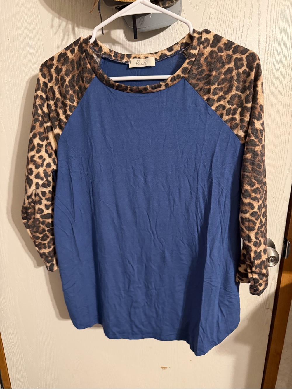 Riah Fashion Blue Colorblock Raglan Top with Leopard Print Sleeves XL NWOT